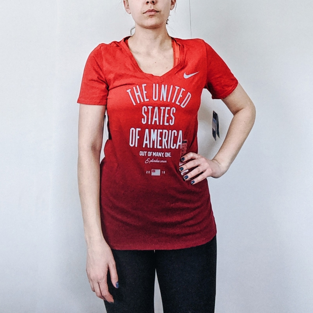 [NIKE] Red gradient tee